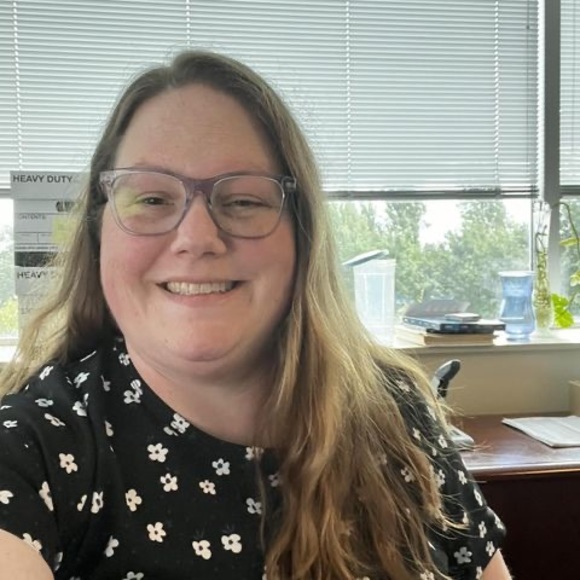 Meet your Posher, Lynda - Picture 1 of 1